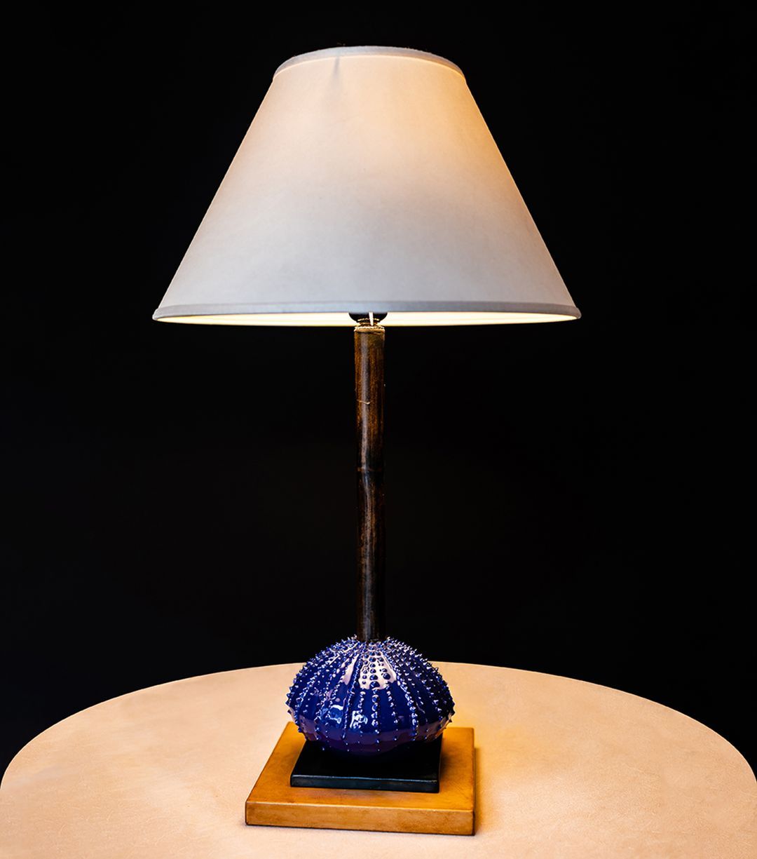 Lamp with ceramic sea urchin base
